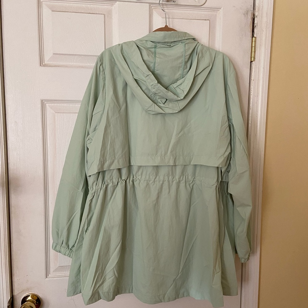 Crinkle Cinched-Waist Jacket With Convertible Hood - Picture 2 of 4